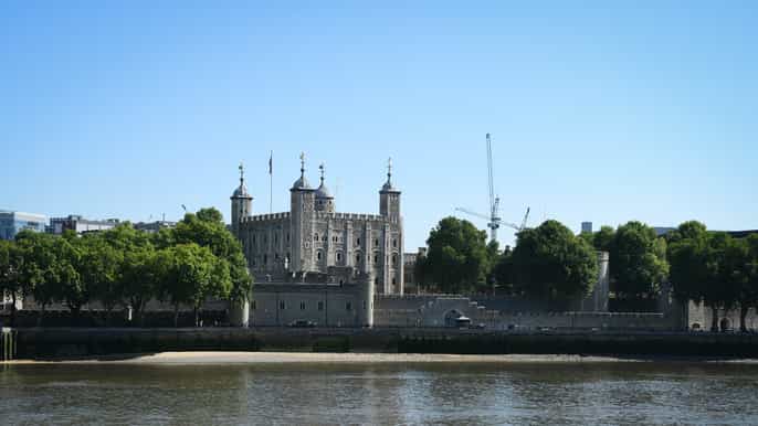 london westminster walking tour the tower of london entry