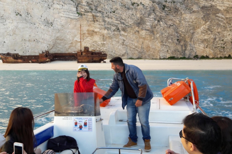 Vanuit Agios Nikolaos: boottocht Navagio & Blauwe grottenGedeelde boottocht