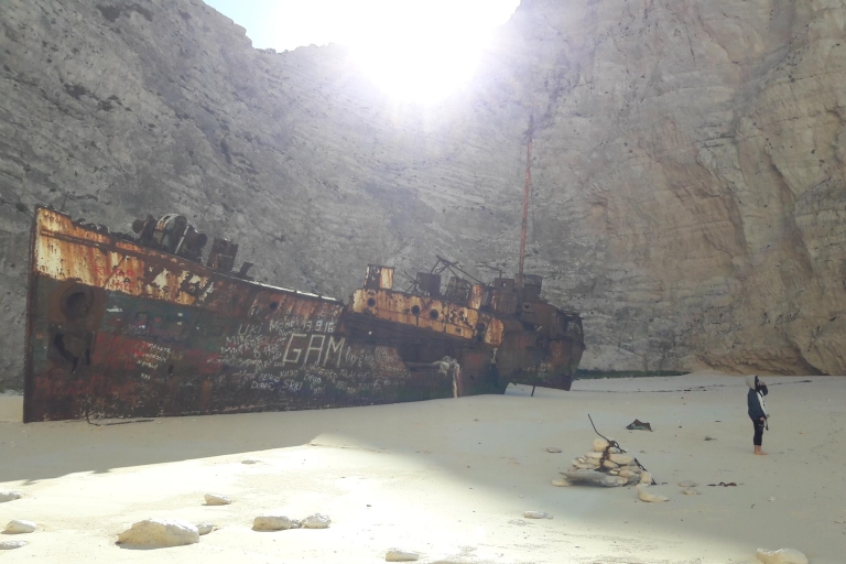 Vanuit Agios Nikolaos: boottocht Navagio & Blauwe grottenPrivéboottocht