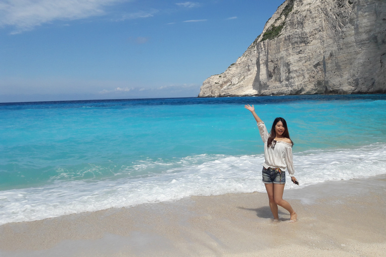 Ab Agios Nikolaos: Navagio Strand & Blaue Grotte BootstourÖffentliche Bootsfahrt