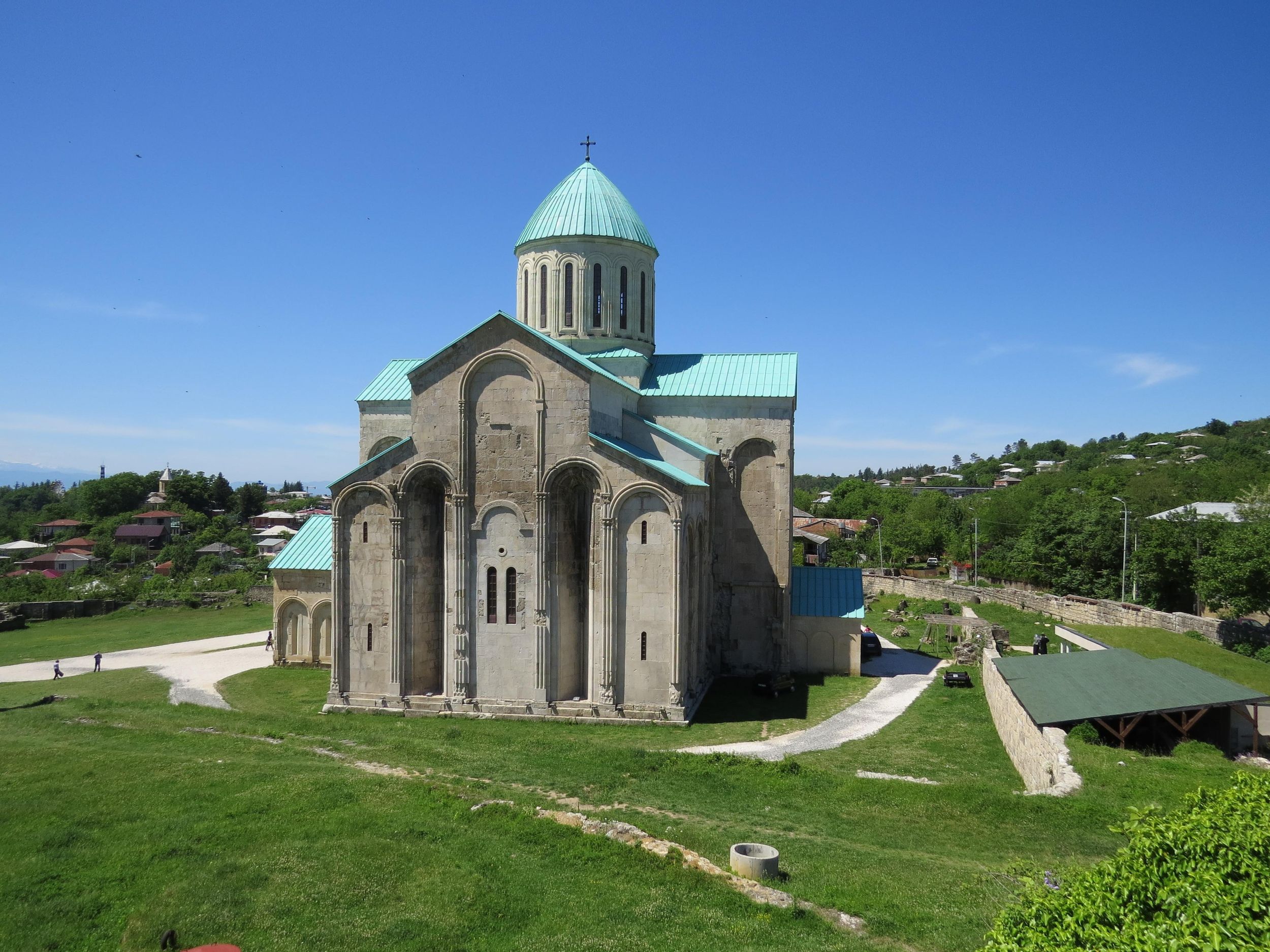 Gelati-Kloster, Prometheus-Höhle, Sanatorien und Weintour