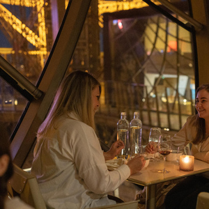 Paris: Eiffel Tower's Madame Brasserie Dinner Experience