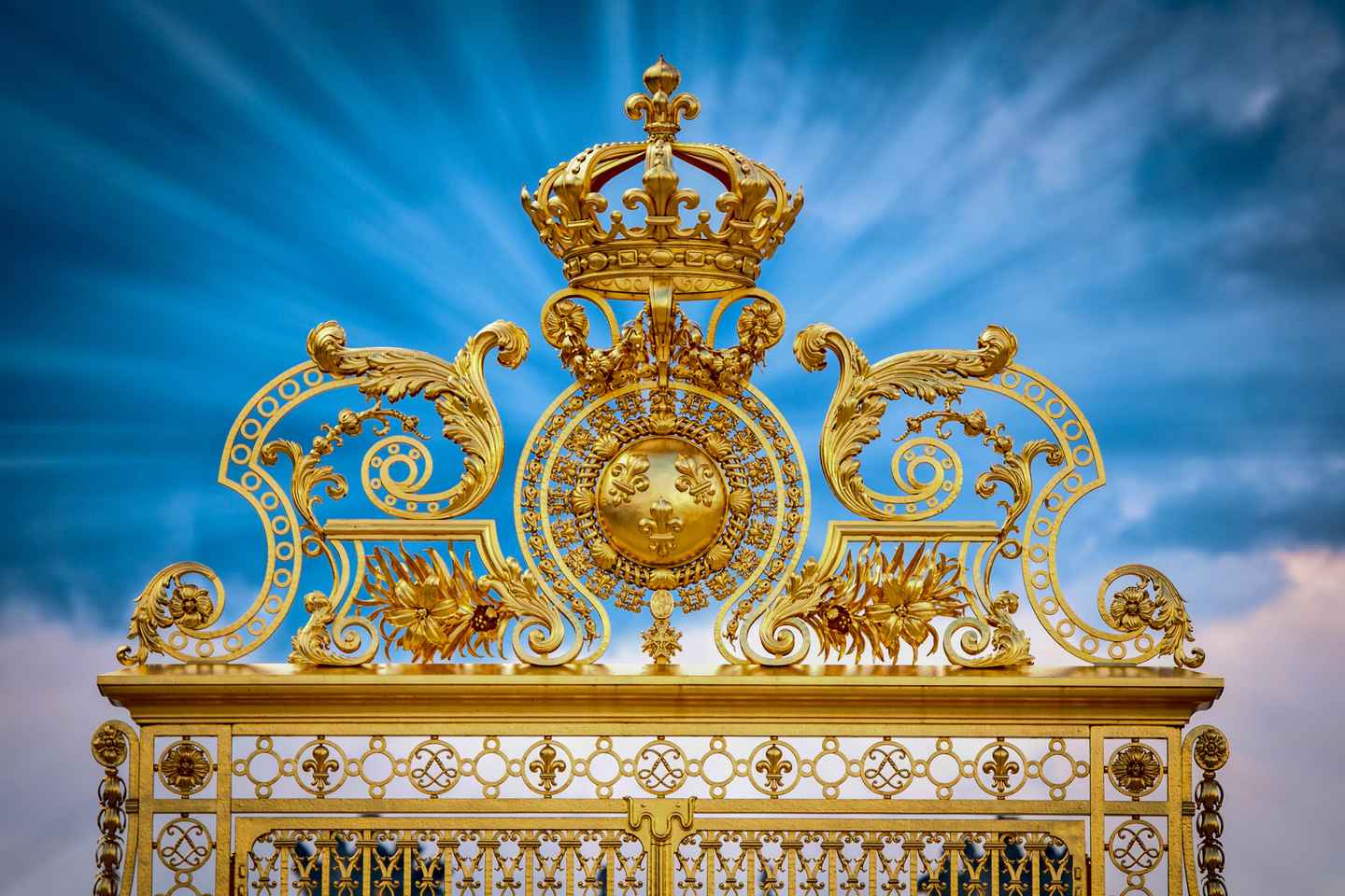 Desde París: Palacio de Versalles y Jardines con Transporte