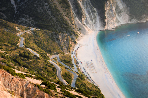 Da Zante: Tour di un giorno sull&#039;isola di Cefalonia in autobus e barcaDa Zante: tour di un giorno a Cefalonia in autobus e barca