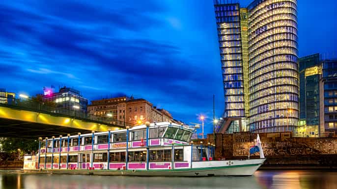 vienna heurigen cruise with viennese songs and buffet