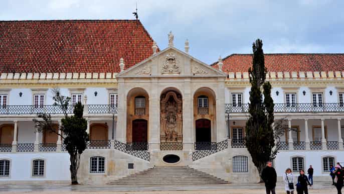 porto to lisbon transfer with tour enroute