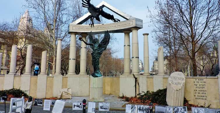 Budapest: 3-Hour Walking Tour About Communism (Small Group) photo 3