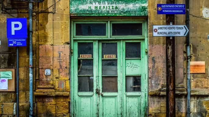 nicosia tour of the divided city from paphos in german