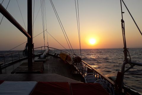 Larnaca: Private Champagne Sunset Cruise up to 40 people