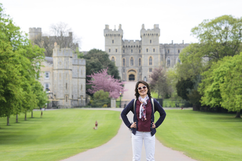 Från London: Stonehenge, Windsor och Salisbury guidad turRundresa på spanska med entré till Windsor Castle och Stonehenge