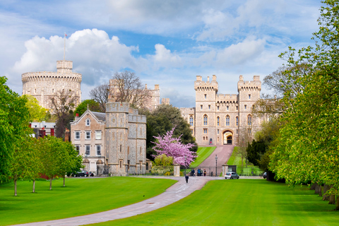 Från London: Stonehenge, Windsor och Salisbury guidad turRundresa på spanska med entré till Windsor Castle och Stonehenge