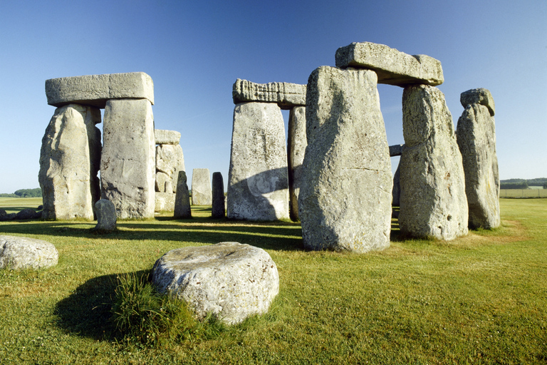 Från London: Stonehenge, Windsor och Salisbury guidad turRundresa på spanska med entré till Windsor Castle och Stonehenge