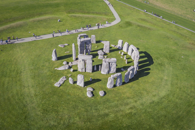 Från London: Stonehenge, Windsor och Salisbury guidad turRundresa på spanska med entré till Windsor Castle och Stonehenge