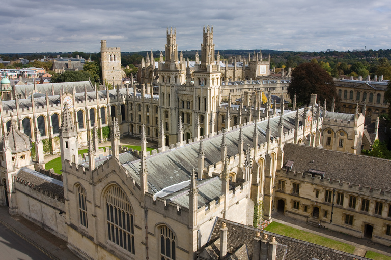 Londres : Excursion d'une journée à Oxford, Stratford, Cotswolds et WarwickVisite en espagnol avec droits d'entrée