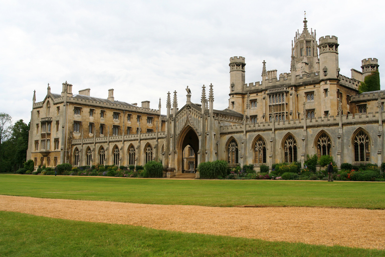 From London: Oxford &amp; Cambridge Day TourFlexible Tour Option without entries in English