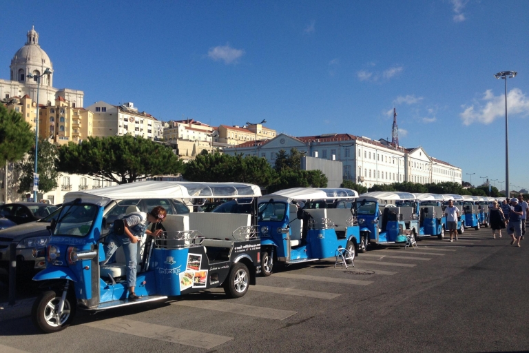 Lisbon: Private Guided Tour of Historical Center by Tuk Tuk Tour with Hotel Pick-up Outside Lisbon