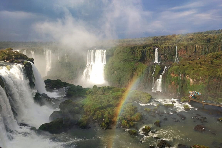 Von Foz do Iguaçu aus: Besuch der Brasilianischen Wasserfälle und des Vogelparks