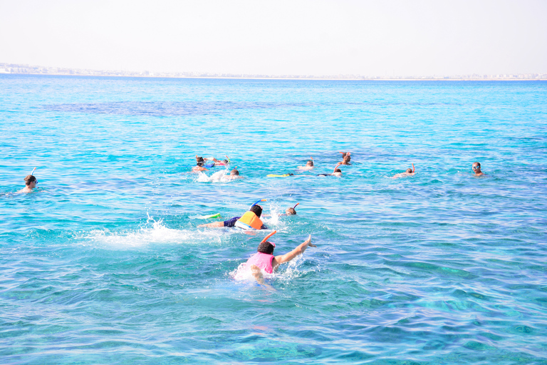 Hurghada : Observation des dauphins et plongée en apnée avec transfert privéExcursion avec transfert privé