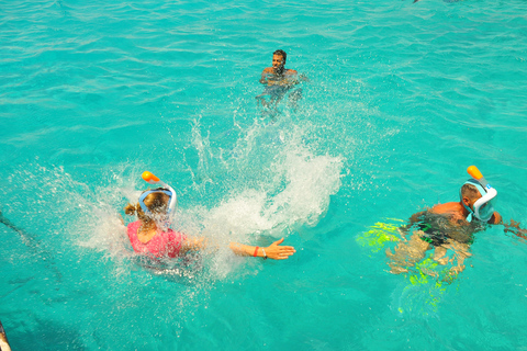 Hurghada: Dolphin Watching &amp; Snorkeling w/ Private TransferTour with Standard Transfer