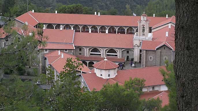 troodos mountain and kykkos monastery from paphos in german