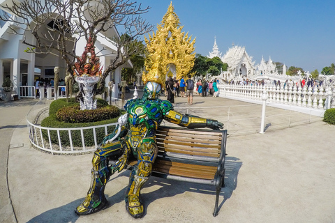 Depuis Chiang Mai : visite du temple blanc et Triangle d’orPetit groupe