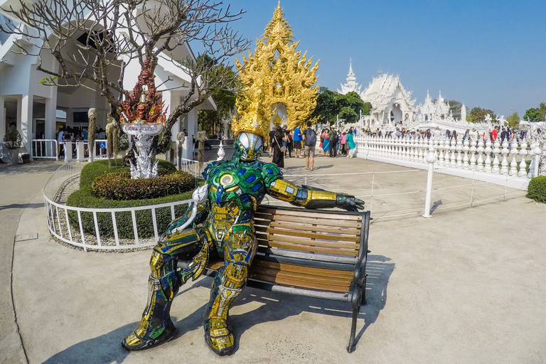 Depuis Chiang Mai : visite du temple blanc et Triangle d’orPetit groupe