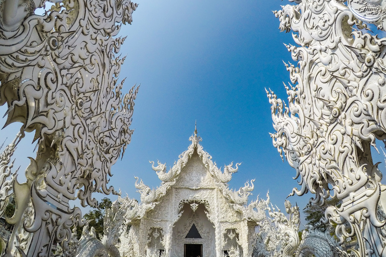 Depuis Chiang Mai : visite du temple blanc et Triangle d’orPetit groupe