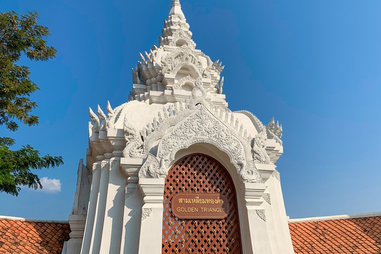 Depuis Chiang Mai : visite du temple blanc et Triangle d’orPetit groupe