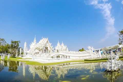 Från Chiang Mai: Dagstur till Vita templet och Gyllene triangelnLiten grupp