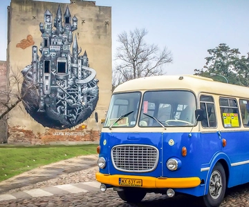 Warsaw: 2.5-Hour Dark Side - Praga District by a Retro Bus