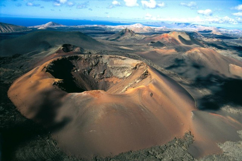 Premium Lanzarote: Discover 3 Iconic Art & Tourism Centers Guided bus tour in English and Spanish