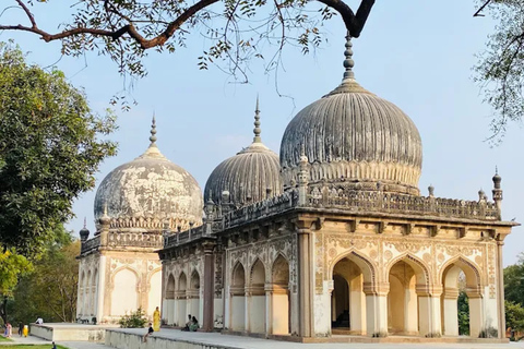 Udaipur: Saheliyon Ki Bari Sunrise Tour with Guide