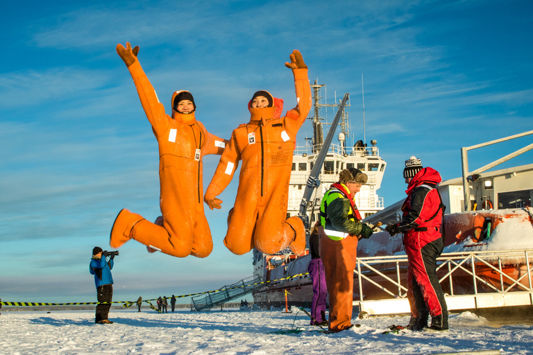 Rovaniemi: Isbrytarkryssning med lunch och isflottningTidig avresa