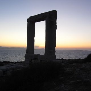 Naxos Castle Walking Tour and Sunset at the Portara