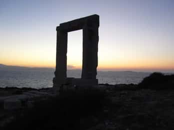 Naxos Castle Walking Tour and Sunset at the Portara
