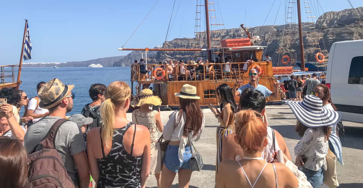 Santorini: Volcanic Islands Cruise with Hot Springs Visit