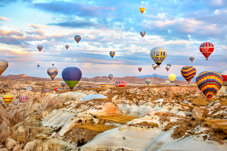 Cappadoce : montgolfière, cheminées de fées, petit-déjeuner