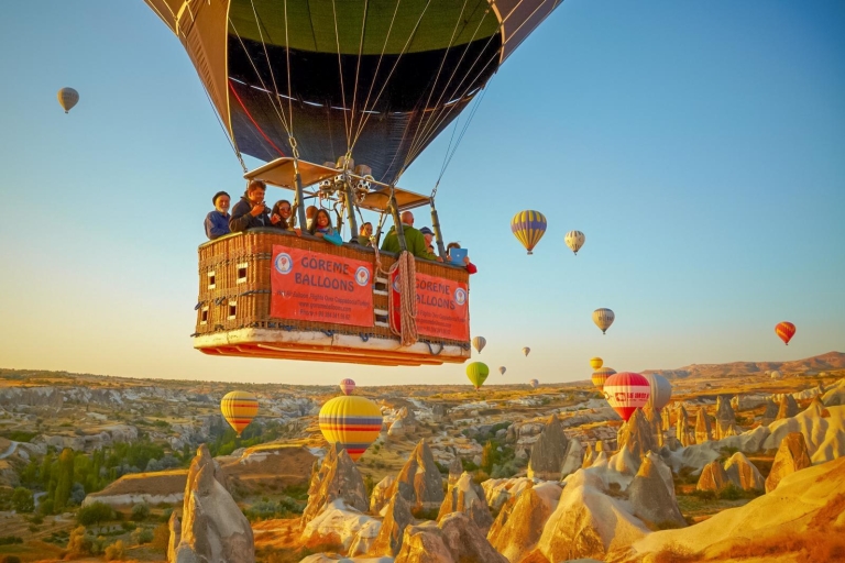 Cappadoce : montgolfière, cheminées de fées, petit-déjeuner