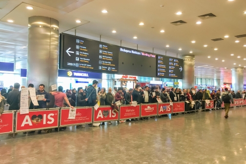 Stambuł: Transport w relacji lotnisko - hotelTransfer z lotniska w Stambule do hotelu i z powrotem