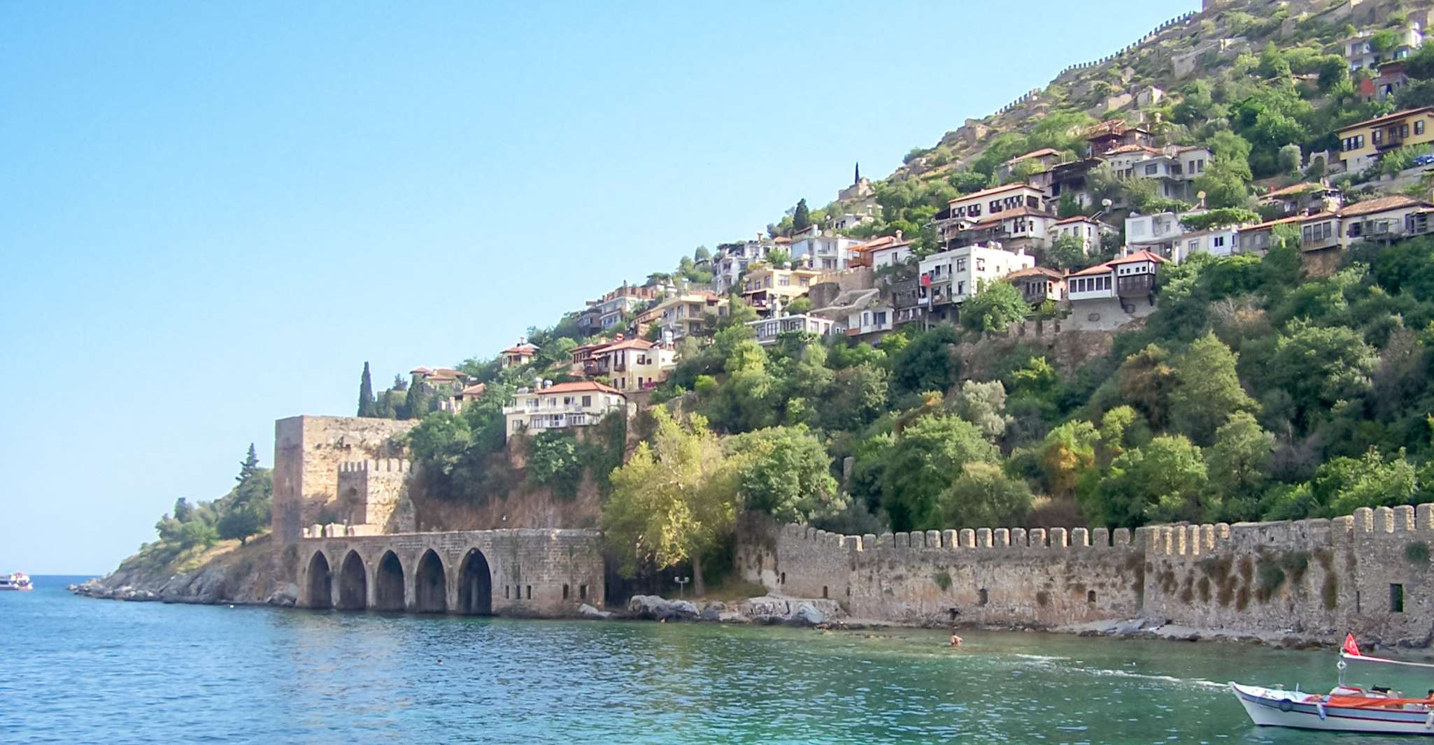 Alanya, Pirate Boat Trip with Lunch and Drinks - Housity