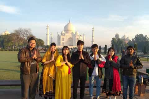 Delhi: Sunrise Taj Mahal and Agra Fort Group Tour