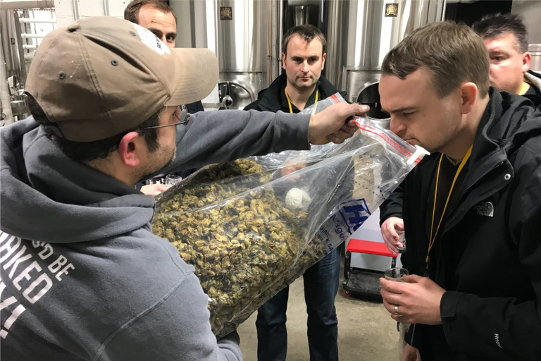 Boston: Guided Craft Brewery Tour with a Snack