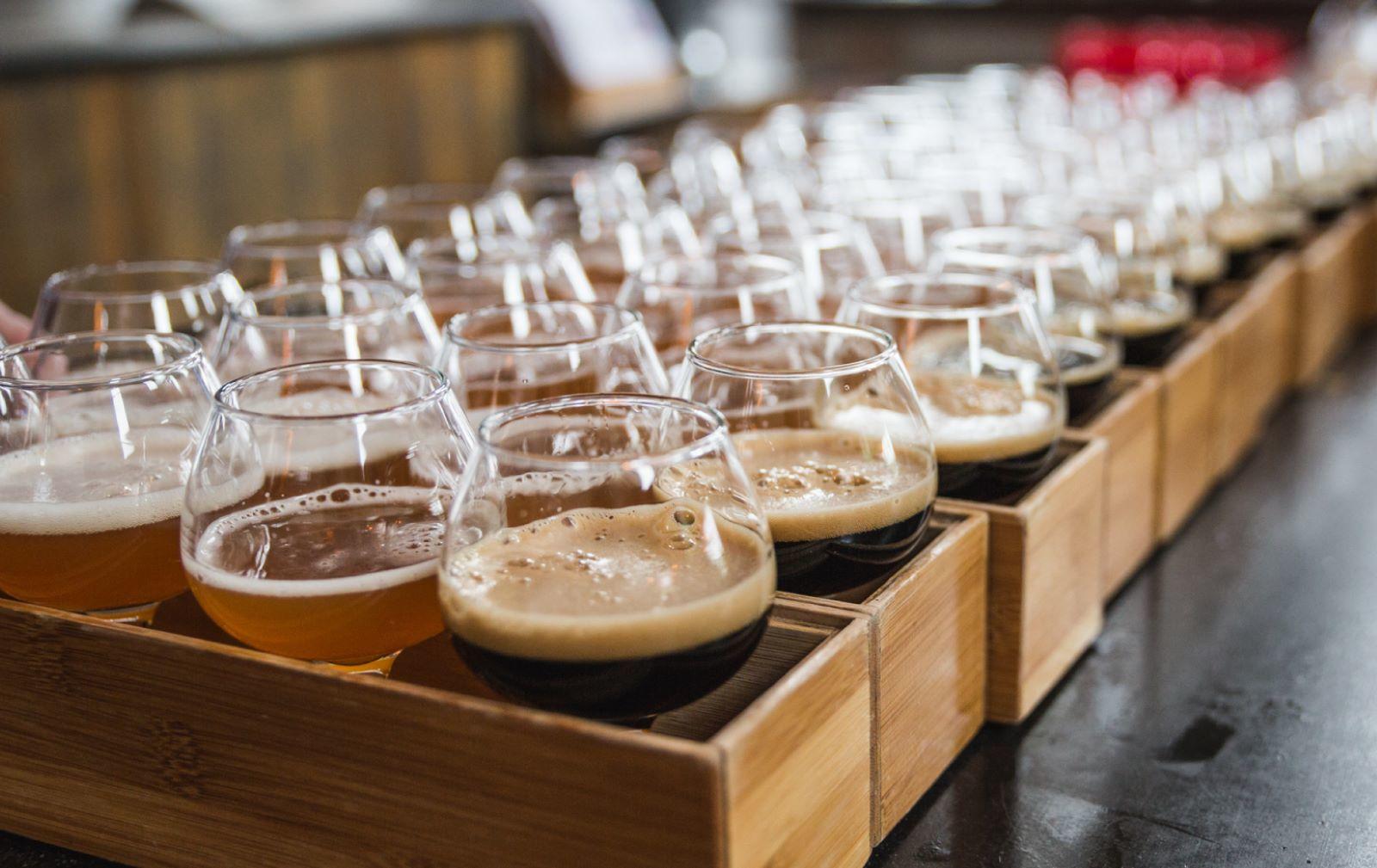 Boston: Geführte Craft Brewery Tour mit einem Snack