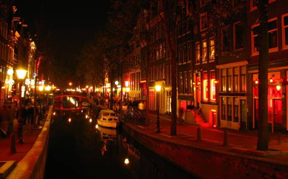 Amsterdam: Rotlichtviertel-Tour auf Deutsch