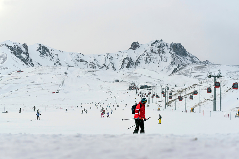 Vanuit Cappadocië: Erciyes-skitocht (optionele overnachting)Erciyes-skitocht met skipas en volledige uitrusting