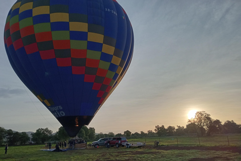 Teotihuacan Full Day: Balloon flight+ Pyramids and Guadalupe Church Tour