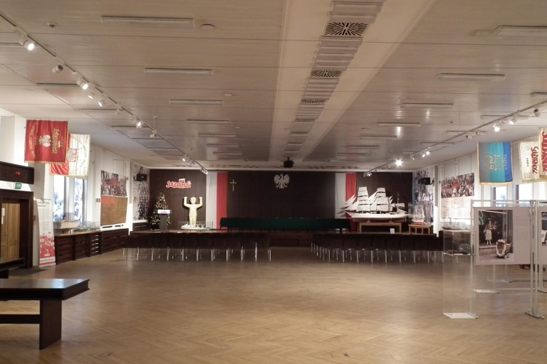 Danzig: Private Kommunismus-Tour mit Museum des SolidaritätszentrumsPrivate 4-Stunden-Tour - Norwegisch, Schwedisch