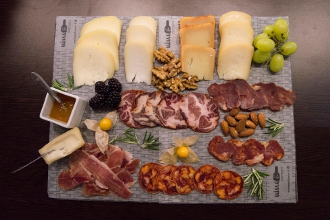 Oporto: tour gastronómico a pie con degustacionesTour a pie con un guía en inglés