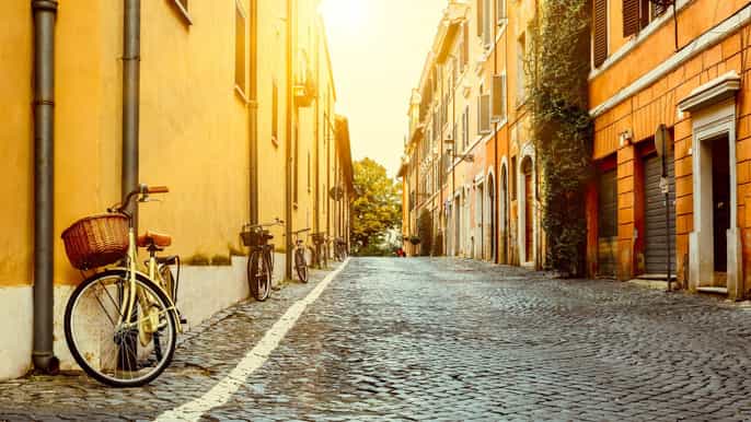 rome sightseeing at sunrise walking tour