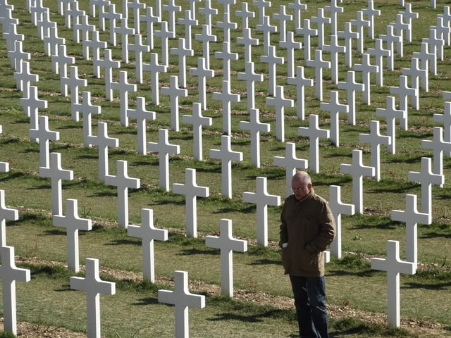 From Paris: Private Normandy D-Day Beaches Tour